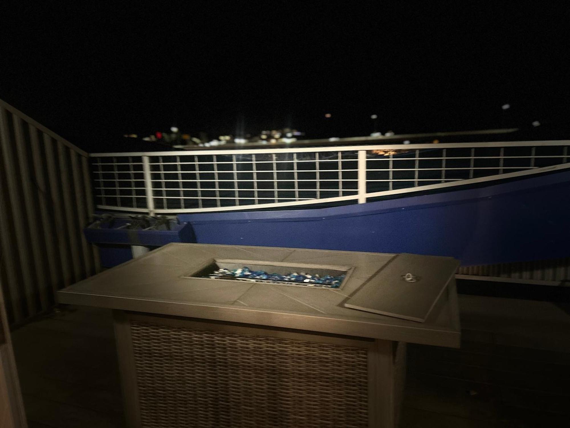 Bed And Breakfast In The Lake View Penthouse Cleveland Exterior foto